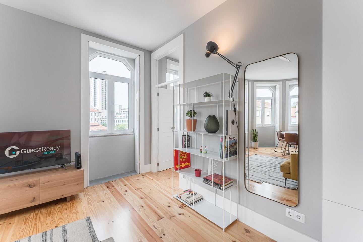 Guestready - Colorful Apt Near Agosto Station OOporto Extérieur photo